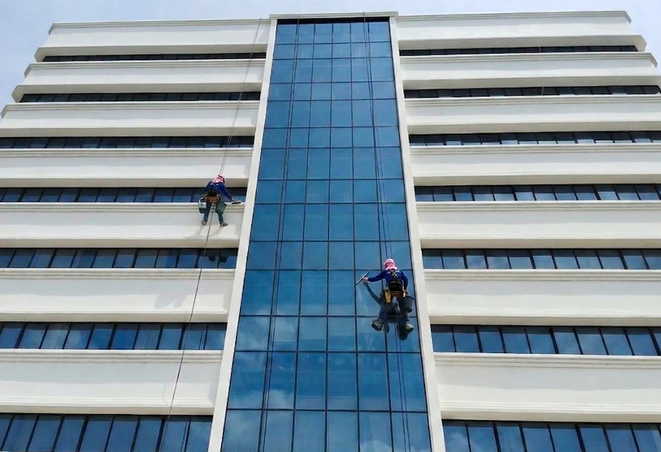 The problem of cloudy building glass npnetandpaint