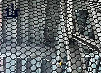 Hexagonal plastic netting npnetandpaint